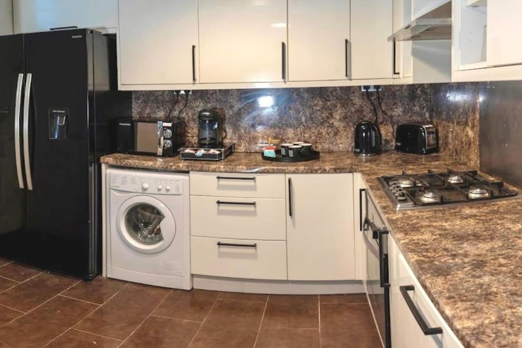 Unique 3bd Flat King Size Bed Londra